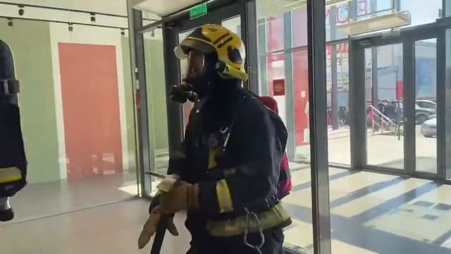 Пожарно-тактические учения в ТЦ "Моремолл" смотреть онлайн