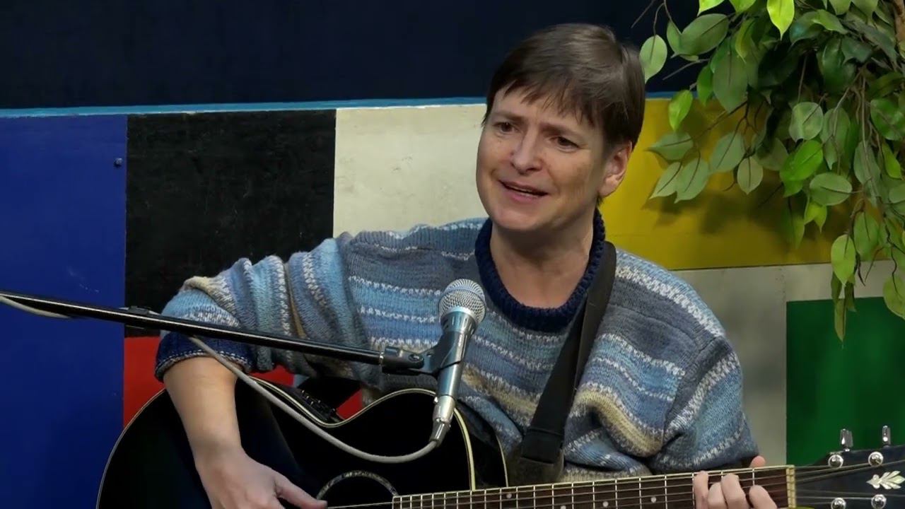 У весны под колпаком. Поёт Татьяна Пучко смотреть онлайн