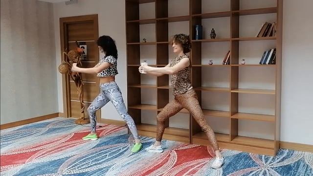Как уменьшить бедра и ягодицы – фитнес с близняшками смотреть онлайн