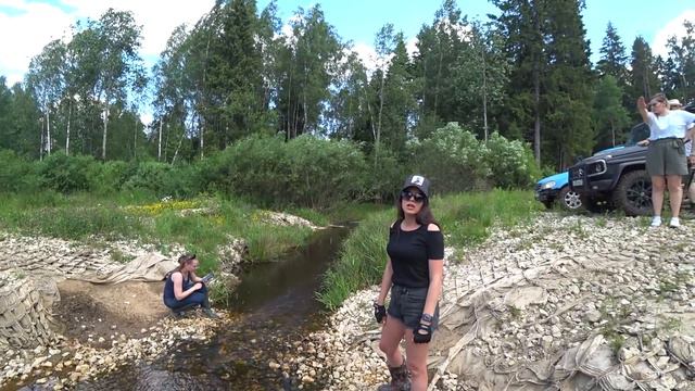 Off-road Girls / GELENDWAGEN 350CDI, LADA NIVA и Mercedes Benz ML 320