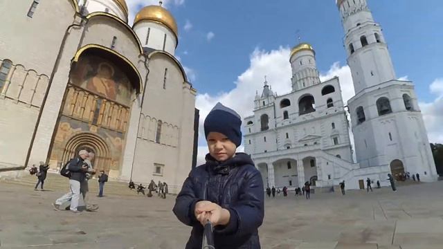 Прогулка по Соборной площади в Кремле. смотреть онлайн