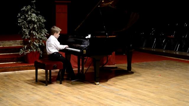 Orenc Graca F.Chopin Mazurka nr.4 op.17 ( 10 years old ) смотреть онлайн