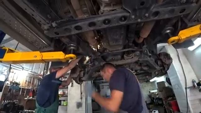 Замена подушек двигателя 2UZ-FE - Toyota Land Cruiser 100✅ смотреть онлайн