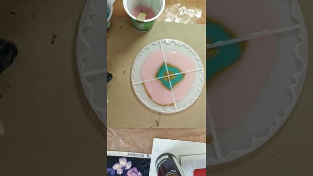 Мятно-розовые костеры смотреть онлайн