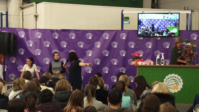 Мастер-класс голландского флориста Конни Клэвэр в Гринвилль смотреть онлайн