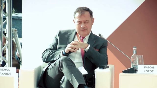 Политика VS экономика. Что важнее в новой реальности. Паскаль Лоро, президент "Института Шуазель"; смотреть онлайн