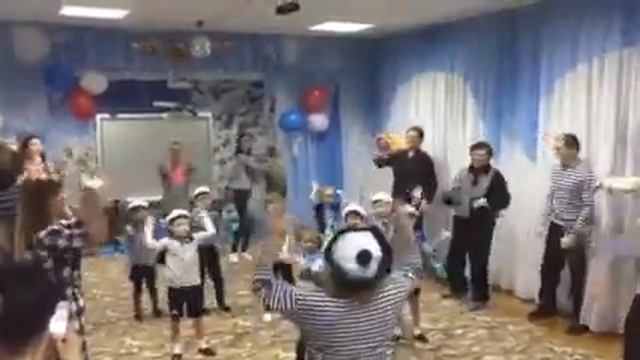 танец с папами 23 февраля 2017 смотреть онлайн