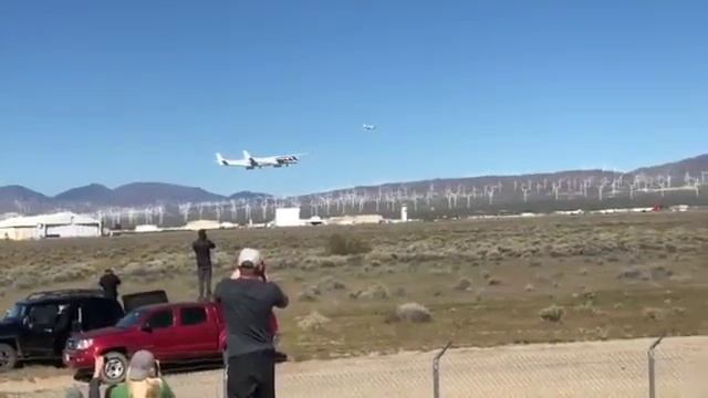 Самый большой в мире самолет впервые поднялся в воздух смотреть онлайн