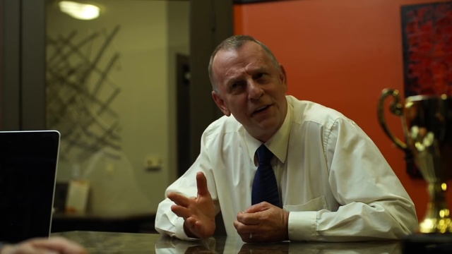 A Millenial vs A Baby Boomer смотреть онлайн