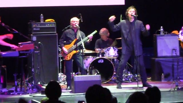The Zombies feat. Rob Argent-Hold Your Head Up смотреть онлайн