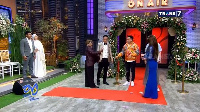 Haji Bolot NGAMUK, Mpok Alpa Nangis Diomelin | OPERA VAN JAVA (17/11/20) Part 1 смотреть онлайн