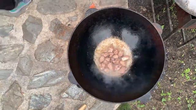 Когда надоел шашлык! Рагу из баранины в казане. Стоит ли покупать казан. Типа казан кебаб, но нет). смотреть онлайн