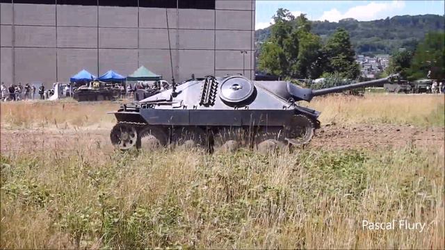 Swiss G13 Tank Hunter (Hetzer) in action. смотреть онлайн