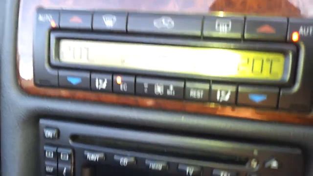 2002 Mercedes Benz CLK 320 convertible in black for sale in London смотреть онлайн