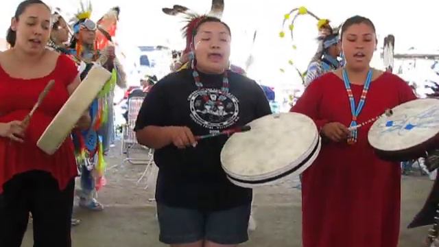 Nespelem 2009: Sweet Sounds in 3-person Hand Drum Contest смотреть онлайн