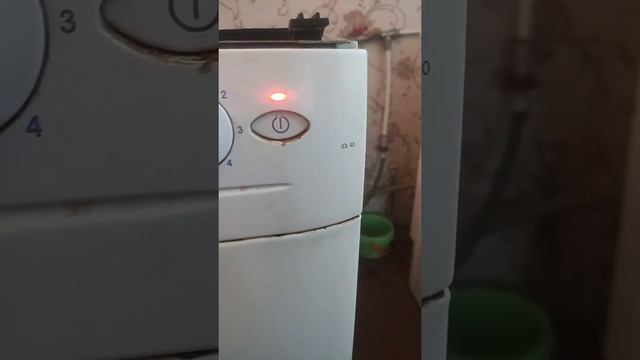 Indesit IDL40 протечка двери. смотреть онлайн