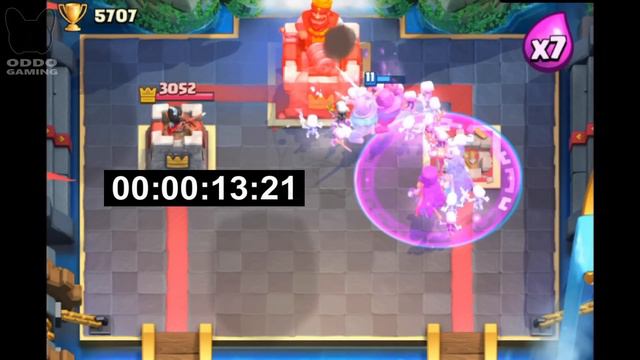 EVOLVED KNIGHT Vs KNIGHT - Clash Royale Battle смотреть онлайн