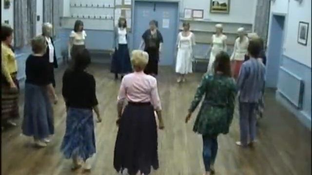 Circle Dancing смотреть онлайн
