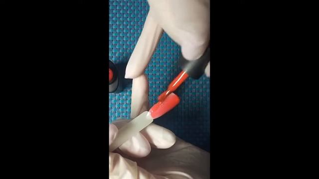 Гель лак термо температурный Nice красный - малиновый выкраска на типсу смотреть онлайн