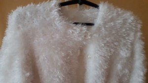 Белая шубка из пряжи  Травка.