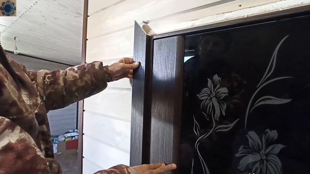 Установка межкомнатной двери Wenge Veralinga,остекление Зеркало художественное "Print" черное. смотреть онлайн