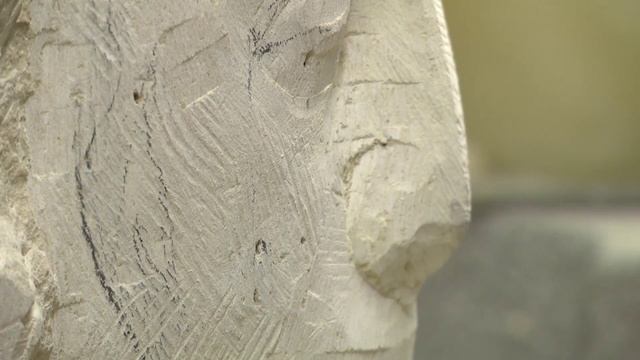 Sculptor Uses Ancient Techniques to Recreate a Statue at Duke University смотреть онлайн