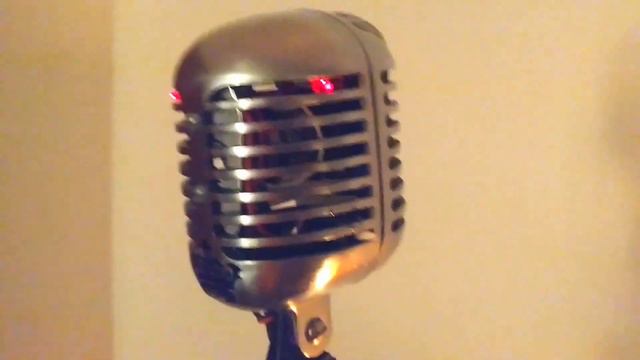 Original 1939 Shure 55 shell with Beta 58 installed and LEDs added. смотреть онлайн