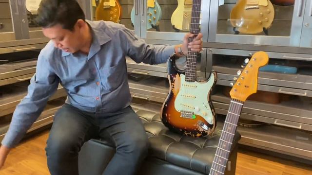Comparison FENDER MIKE MCCREADY STRATOCASTER VS CS1960 смотреть онлайн