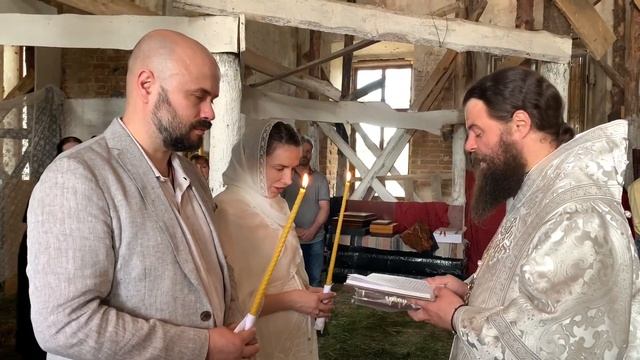 Таинство Венчания в Свято-Преображенском храме с. Таловая Балка смотреть онлайн