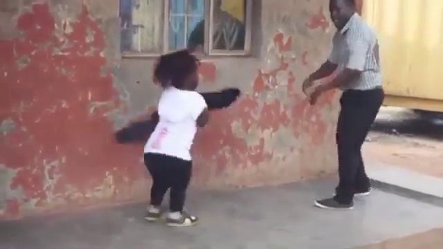 Прикольный танец смотреть онлайн