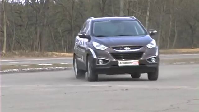Hyundai Tucson против Suzuki Grand Vitara тест-драйв сравнение Автопанорама смотреть онлайн