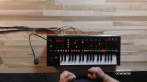 Roland JD-Xi Analog Digital Crossover Synthesizer - How To Create Patterns