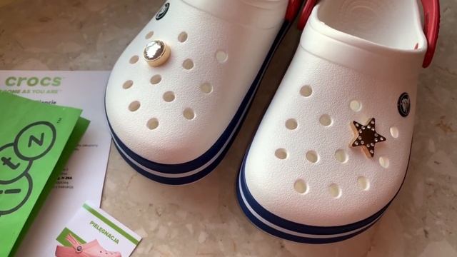 CROCS// How To Insert Jibbitz On Crocs// Стоит ли покупать ребенку// Alexia Houston Show