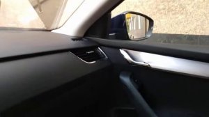 Skoda Octavia A7 опускание правого зеркала при включении задней передачи
