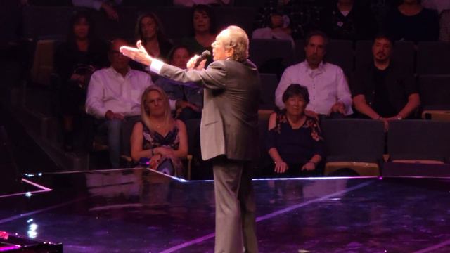 PAUL ANKA....HAVING MY BABY....LIVE...WESTBURY, NY....10/22/21...4K