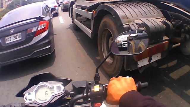 Ride together w/ partner in the road....SYM Jet 4 Rx125 смотреть онлайн