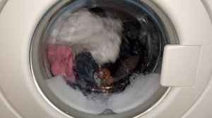 Electrolux EWC1050: Деликатная 40°С, предварительная стирка, 700 об/мин