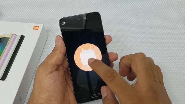Xiaomi Mi 5 Smartphone Unboxing & Hands-on - PhoneRadar смотреть онлайн
