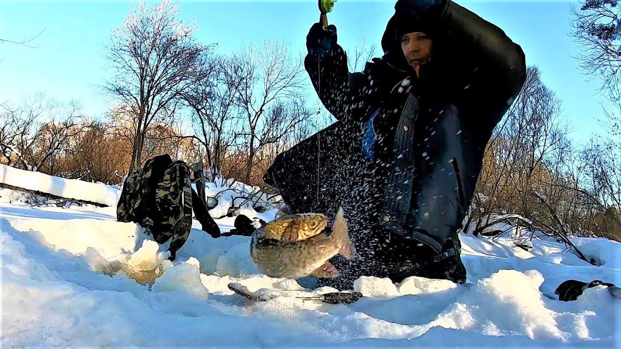 За ленками и за запахом тайги. Рыбалка в тайге на горном ключе зимой смотреть онлайн