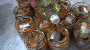 Домашняя консервация. Салака в масле. Бюджетный вкусный вариант.