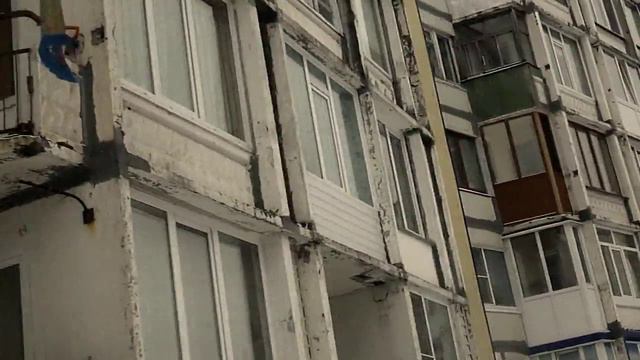 Grazhdanskaya Oborona - V kazhdom dome [+titles] смотреть онлайн