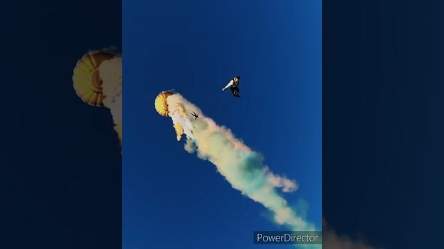 Весёлые прыжки с парашютом смотреть онлайн