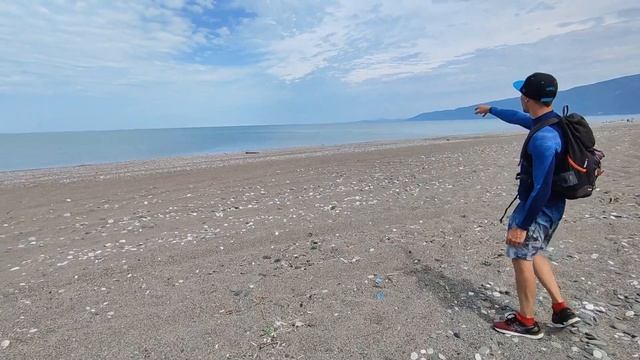 Абхазия 2022 - Алахадзы - место, где встречаются горы и море. Чем отравились дельфины?! смотреть онлайн