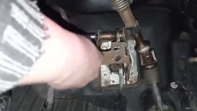 Как снять педаль тормоза Ford Focus 1 седан американец АКПП #RAZNOBOY #FordFocus1 #фордфокус1