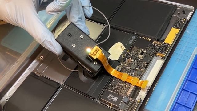 EFI BIOS Master Efi Password Unlocker Device  Firmware 解除、成功時の動作の様子 MacBook 12 2017