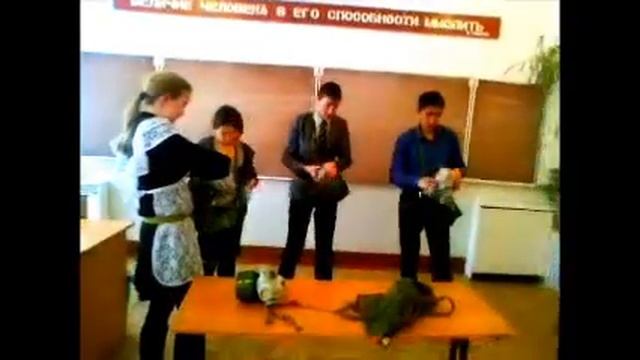 Наурзум надевают противогаз на время смотреть онлайн