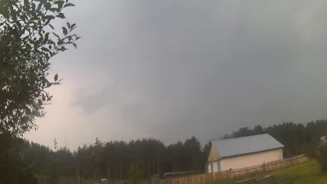 Разряды молнии 23.07.2016 в пгт.Луговой. День ( Оригинал ) смотреть онлайн