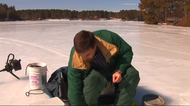 Ice Fishing: Advanced Techniques : Catching Trout on an Ice Fishing "Tip Up" смотреть онлайн