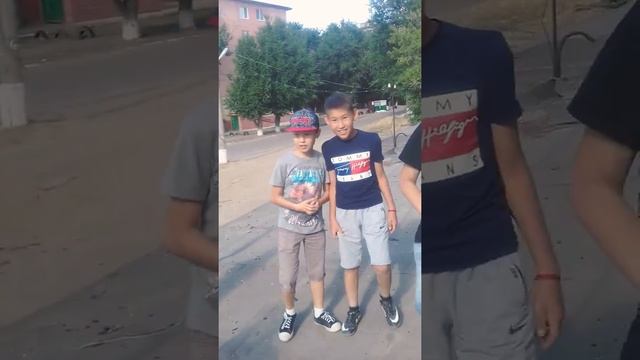 Пугаем мальчиков смотреть онлайн