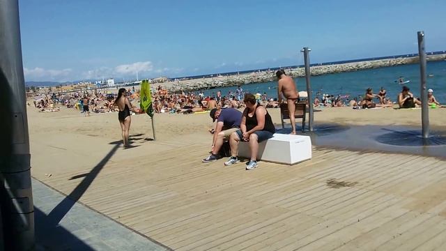 Прогулка по пляжам Барселоны смотреть онлайн